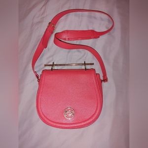 Bebe Lilly Saddlebag‎ purse, Pink Hibiscus